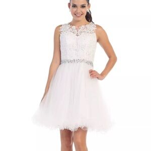 White Quinceanera  Court Party Dress Short Sleeveless Lace Bodice Dress  Size S